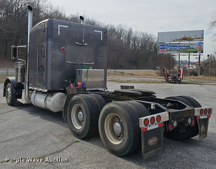 image for item EJ5953 2006 Peterbilt  379 semi truck