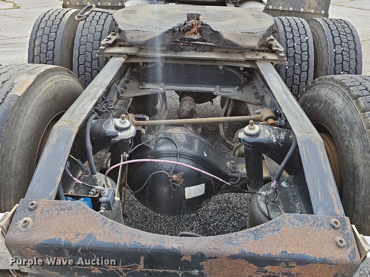 image for item EJ5953 2006 Peterbilt  379 semi truck