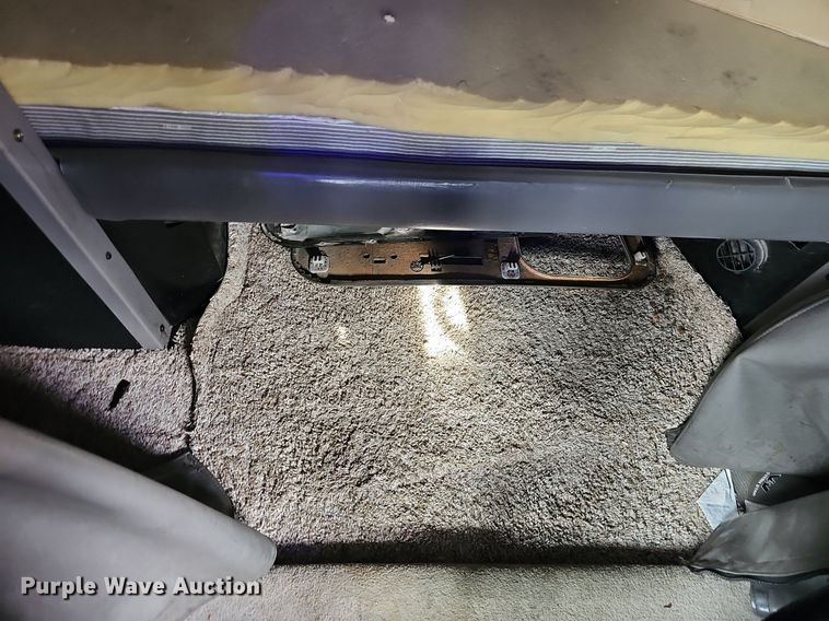 image for item EJ5953 2006 Peterbilt  379 semi truck