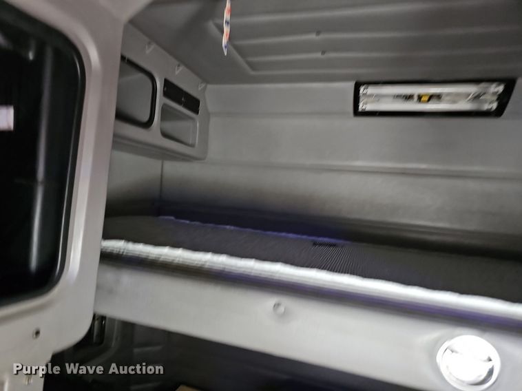 image for item EJ5953 2006 Peterbilt  379 semi truck