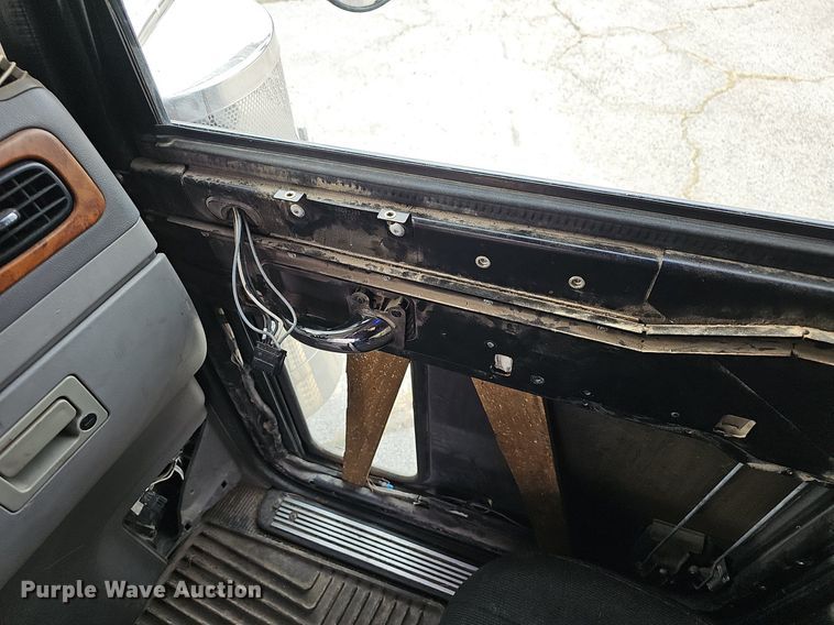 image for item EJ5953 2006 Peterbilt  379 semi truck