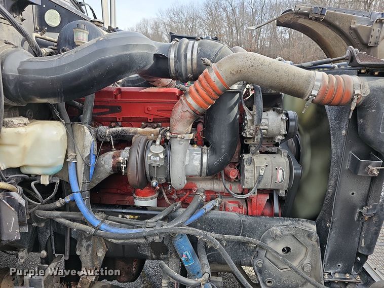 image for item EJ5953 2006 Peterbilt  379 semi truck