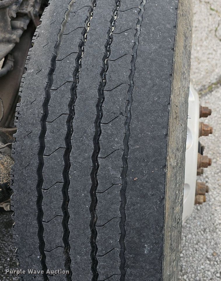 image for item EJ5953 2006 Peterbilt  379 semi truck