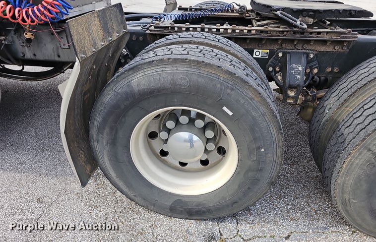 image for item EJ5953 2006 Peterbilt  379 semi truck