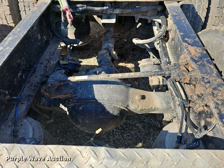 image for item EJ5967 2006 Freightliner Columbia semi truck