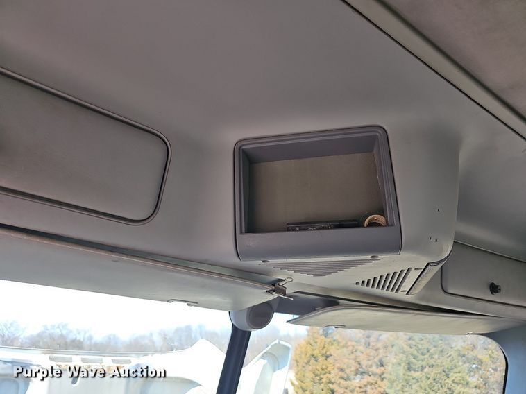 image for item EJ5967 2006 Freightliner Columbia semi truck