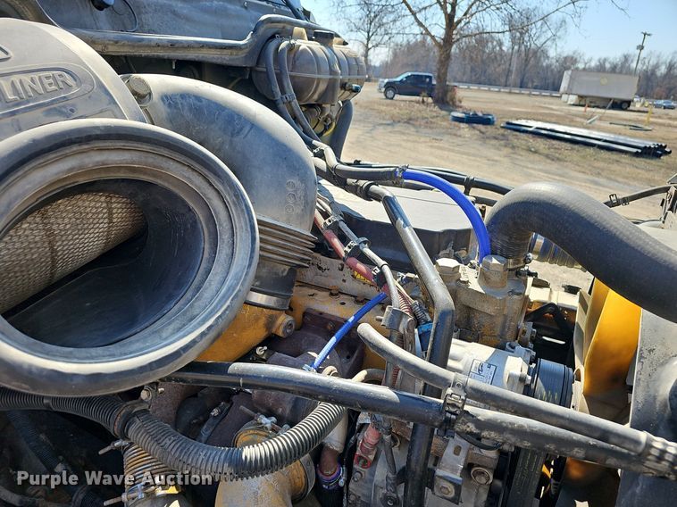 image for item EJ5967 2006 Freightliner Columbia semi truck