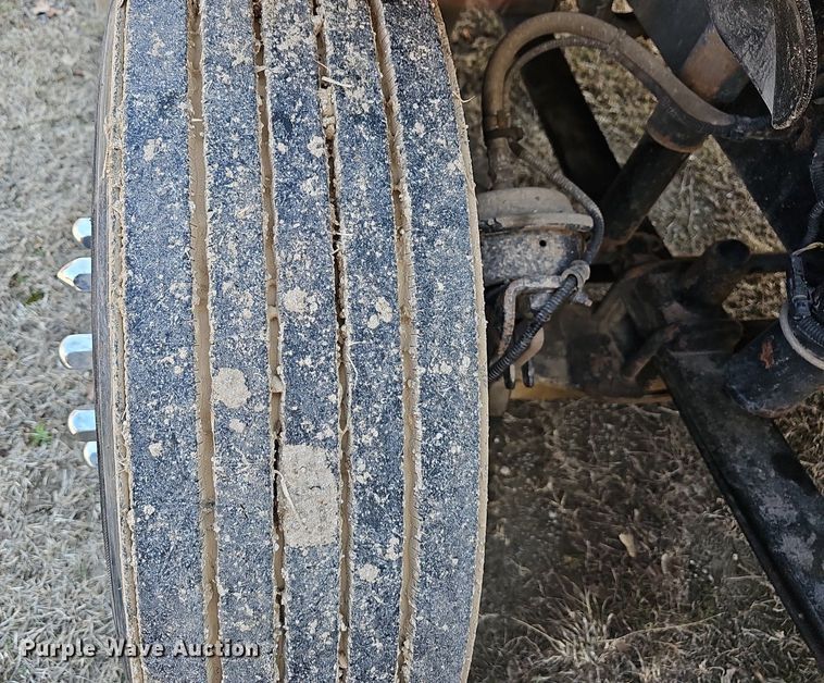 image for item EJ5967 2006 Freightliner Columbia semi truck