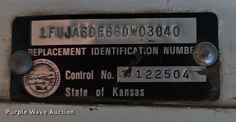 image for item EJ5967 2006 Freightliner Columbia semi truck