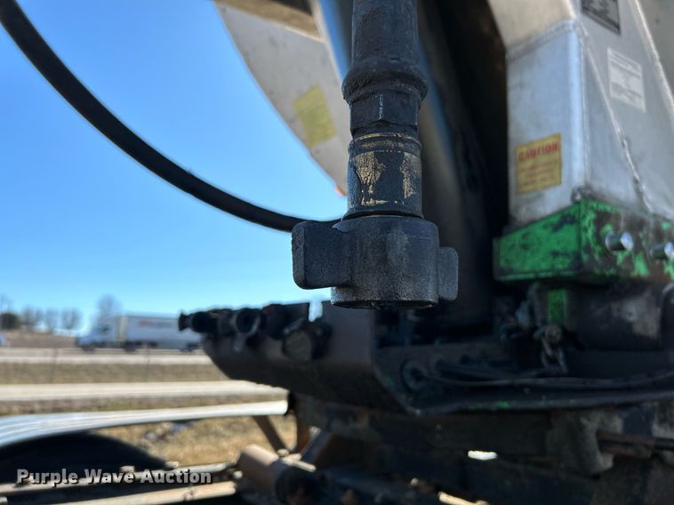 image for item EK4101 2005 Everlite end dump trailer