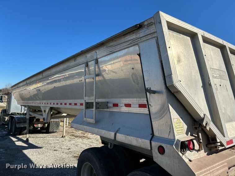 image for item EK4101 2005 Everlite end dump trailer