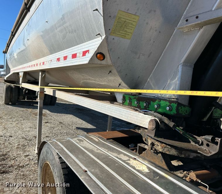 image for item EK4101 2005 Everlite end dump trailer