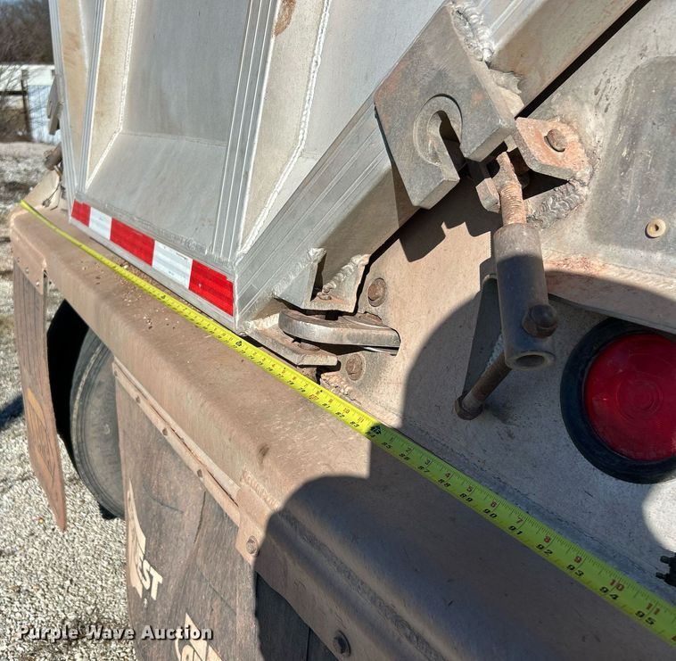 image for item EK4101 2005 Everlite end dump trailer