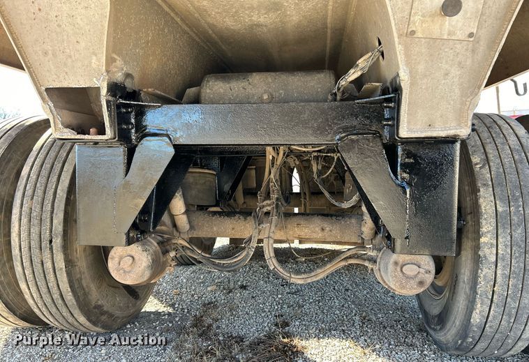 image for item EK4101 2005 Everlite end dump trailer