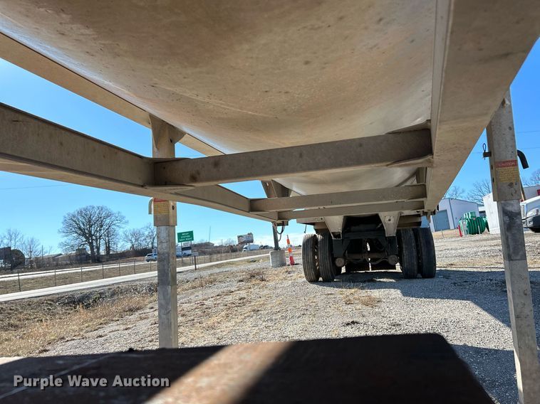 image for item EK4101 2005 Everlite end dump trailer