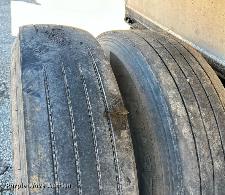 image for item EK4101 2005 Everlite end dump trailer