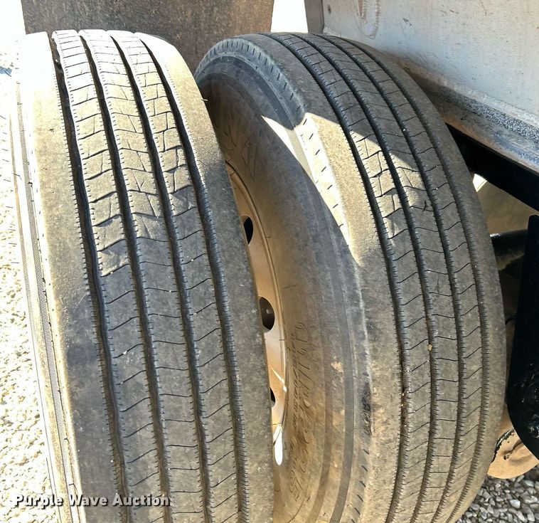 image for item EK4101 2005 Everlite end dump trailer