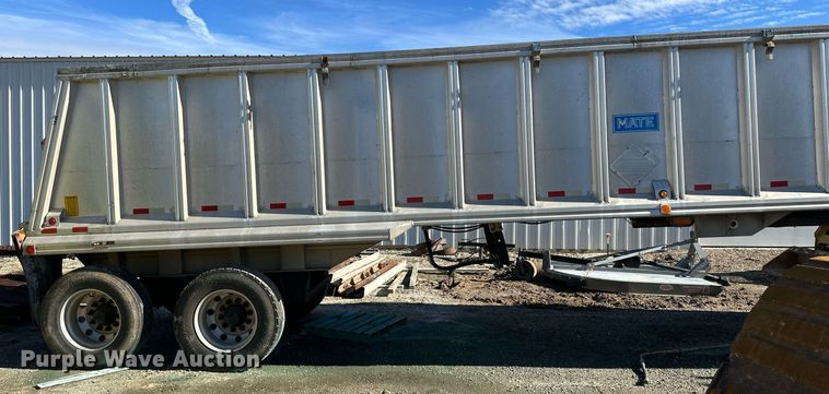 image for item EK9876 1999 Mate end dump trailer