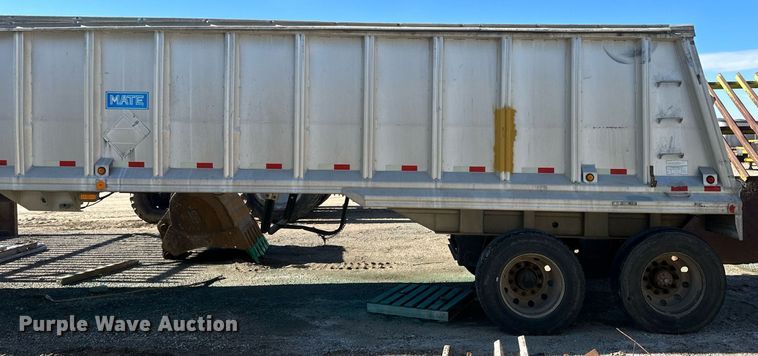 image for item EK9876 1999 Mate end dump trailer
