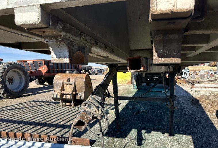 image for item EK9876 1999 Mate end dump trailer