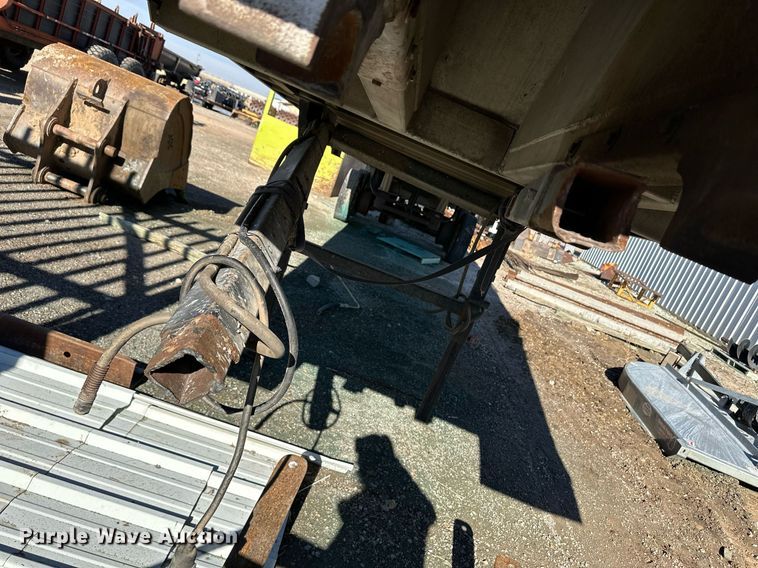 image for item EK9876 1999 Mate end dump trailer