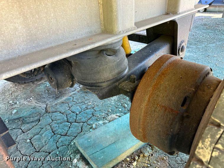 image for item EK9876 1999 Mate end dump trailer