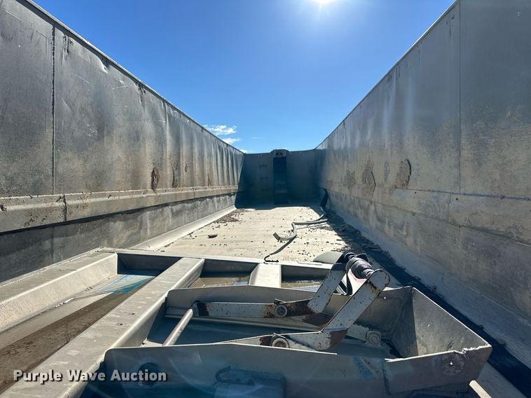 image for item EK9876 1999 Mate end dump trailer