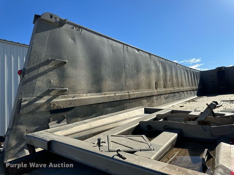 image for item EK9876 1999 Mate end dump trailer