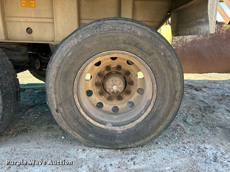 image for item EK9876 1999 Mate end dump trailer