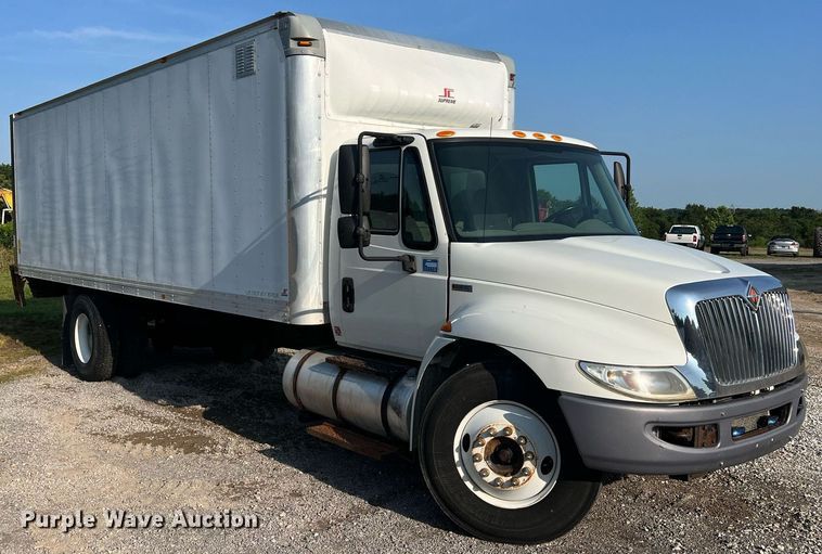 image for item II9198 2015 International 4300 box truck