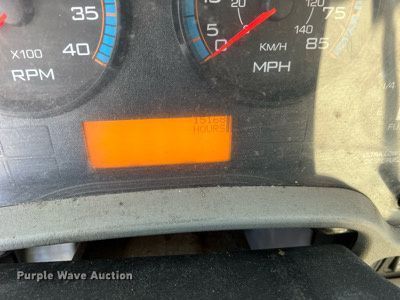 image for item II9198 2015 International 4300 box truck