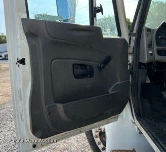 image for item II9198 2015 International 4300 box truck