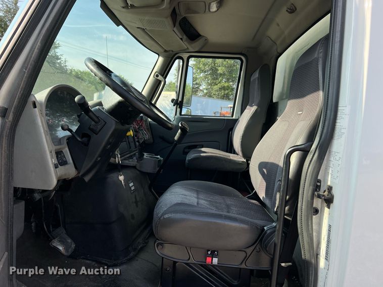 image for item II9198 2015 International 4300 box truck