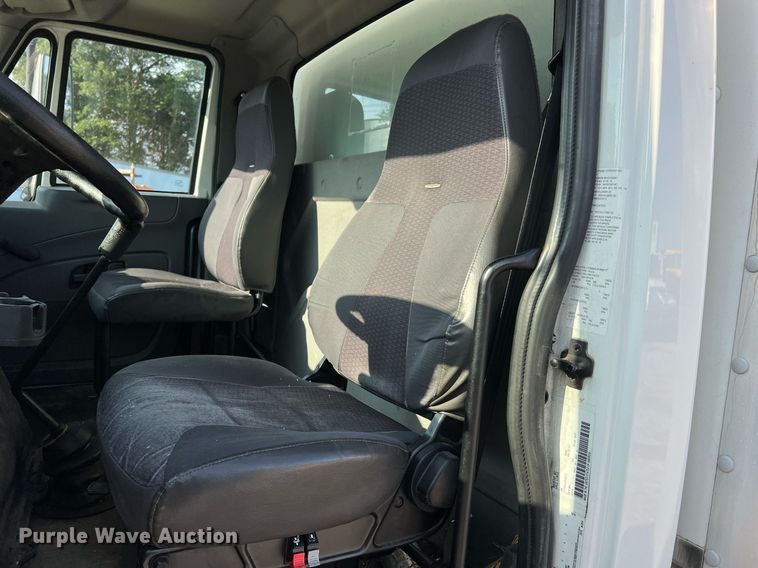 image for item II9198 2015 International 4300 box truck