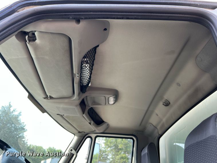 image for item II9198 2015 International 4300 box truck