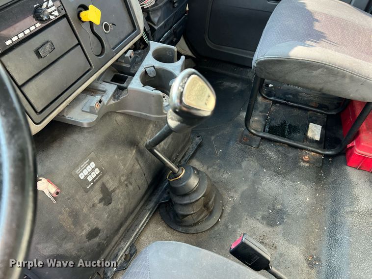 image for item II9198 2015 International 4300 box truck