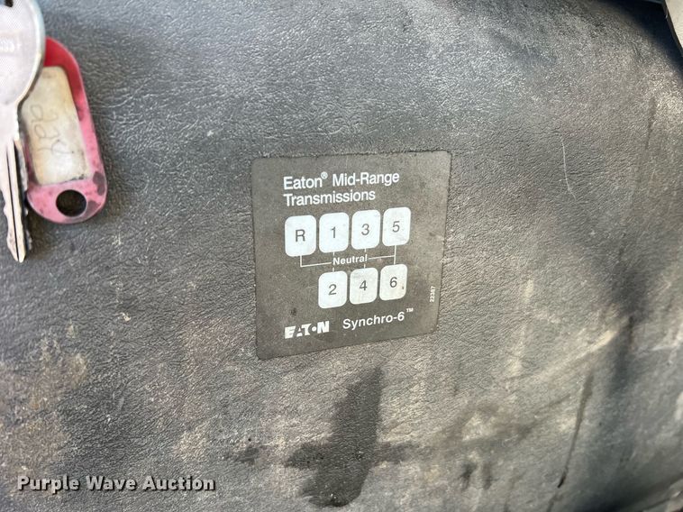 image for item II9198 2015 International 4300 box truck