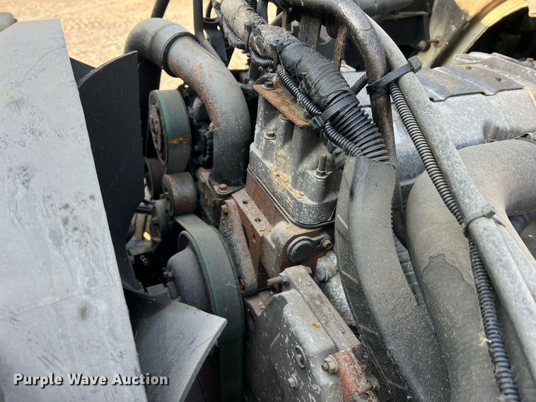 image for item II9198 2015 International 4300 box truck