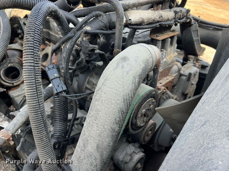 image for item II9198 2015 International 4300 box truck