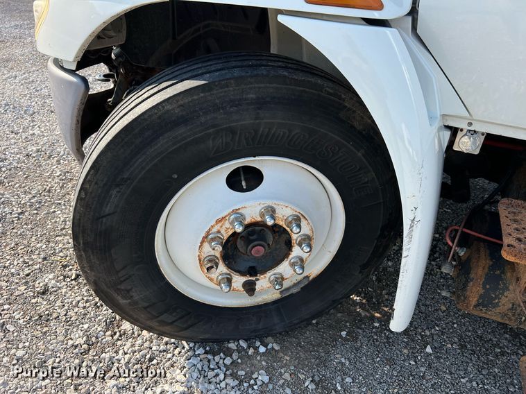 image for item II9198 2015 International 4300 box truck