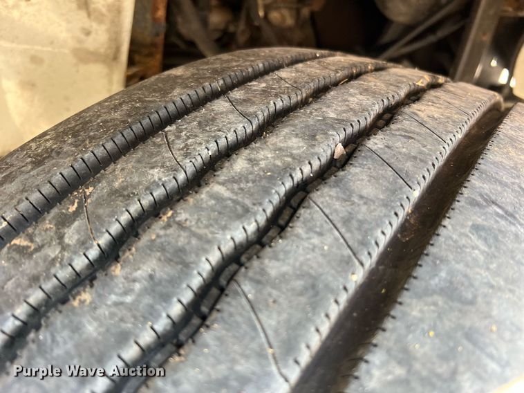 image for item II9198 2015 International 4300 box truck