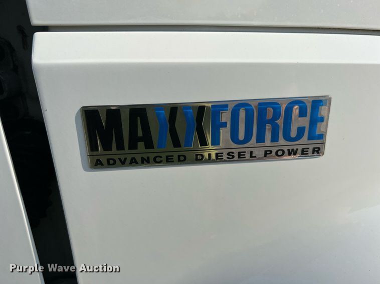 image for item II9198 2015 International 4300 box truck