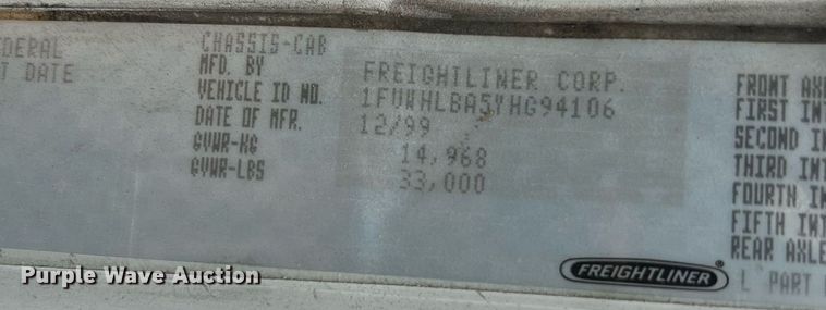 image for item KV9820 2000 Freightliner FL70 semi truck