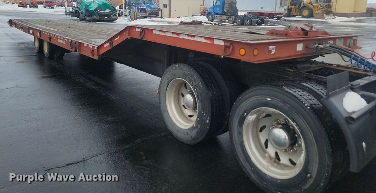 image for item LA9558 1995 Dakota Manufacturing DD25T32 drop tilt deck equipment trailer