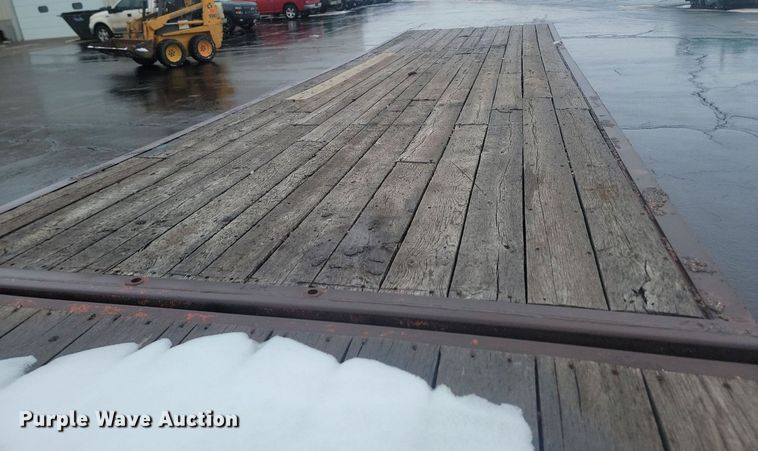 image for item LA9558 1995 Dakota Manufacturing DD25T32 drop tilt deck equipment trailer