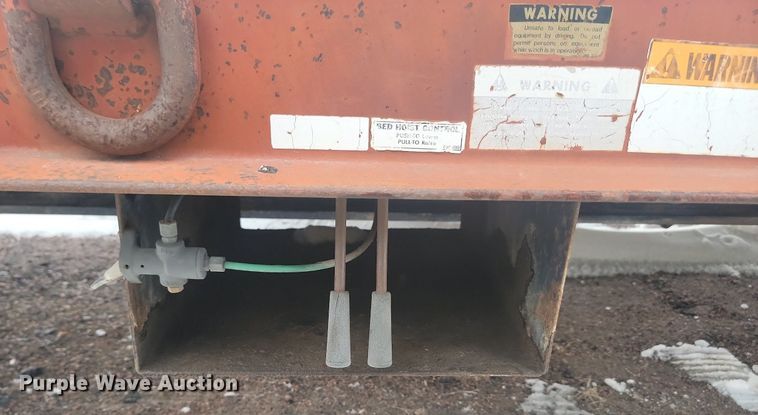 image for item LA9558 1995 Dakota Manufacturing DD25T32 drop tilt deck equipment trailer