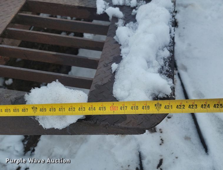 image for item LA9558 1995 Dakota Manufacturing DD25T32 drop tilt deck equipment trailer