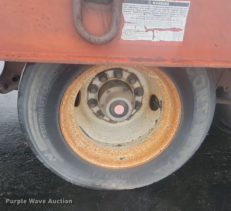 image for item LA9558 1995 Dakota Manufacturing DD25T32 drop tilt deck equipment trailer