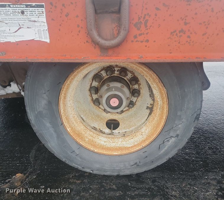 image for item LA9558 1995 Dakota Manufacturing DD25T32 drop tilt deck equipment trailer