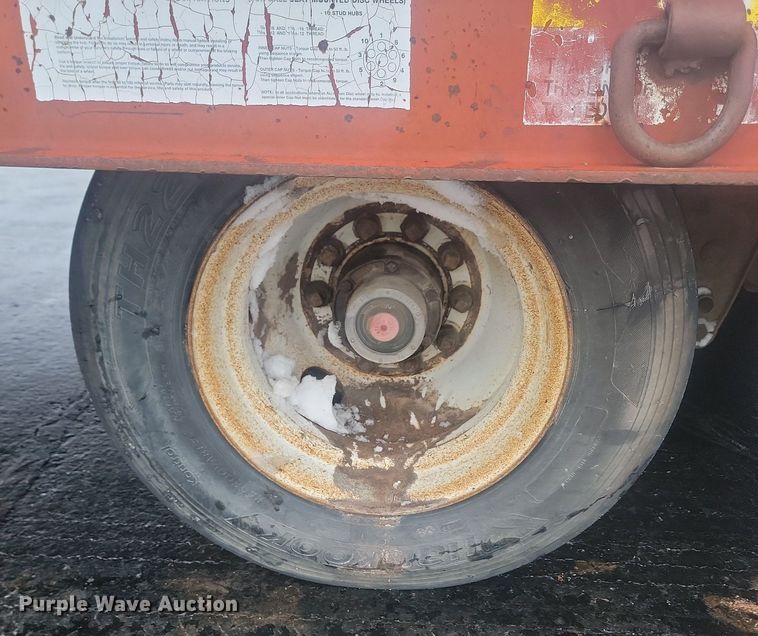 1995 Dakota Manufacturing DD25T32 drop tilt deck equipment trailer in